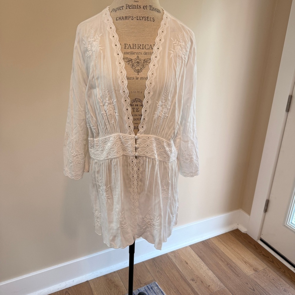 Soft Surroundings Women's White Eyelet Victorian Bell Sleeve Top Size XL